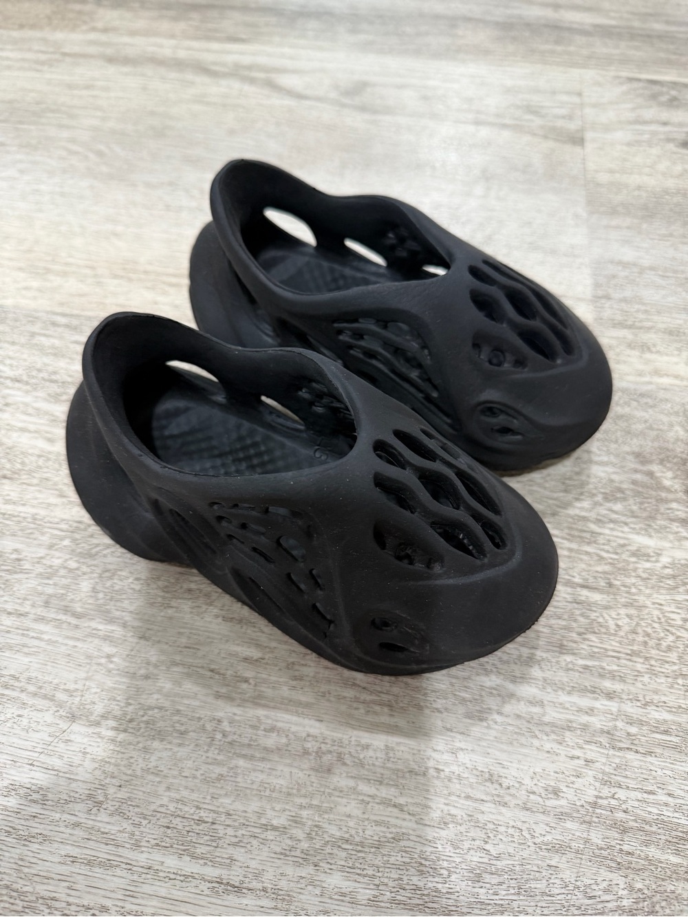 Yeezy Kids Black Foam Slip-On Sandals